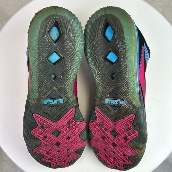 Nike LeBron 18 Low Fireberry Blue Fury Pure Platinum Black CV7562-600 - Picture 8 of 9